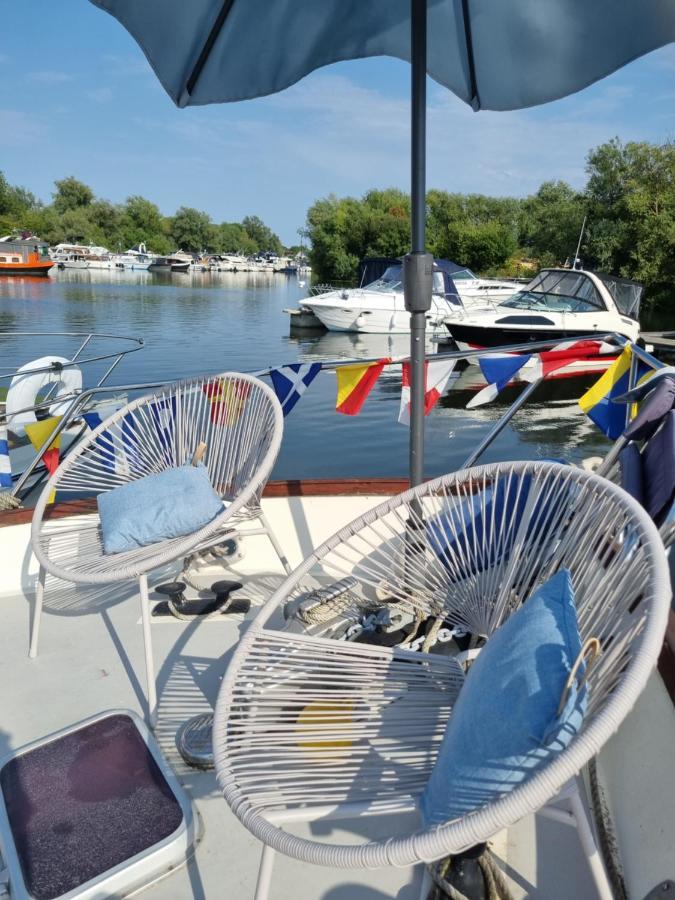 Traditional Boat Hotel Thorpe  Kültér fotó